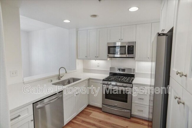 28279 Canterbury Ct in Santa Clarita, CA - Building Photo - Building Photo