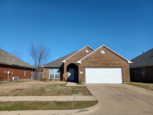 705 Crownpoint Ln in Arlington, TX - Building Photo