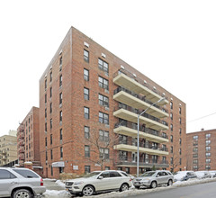 13710 Franklin Ave in Flushing, NY - Foto de edificio - Building Photo