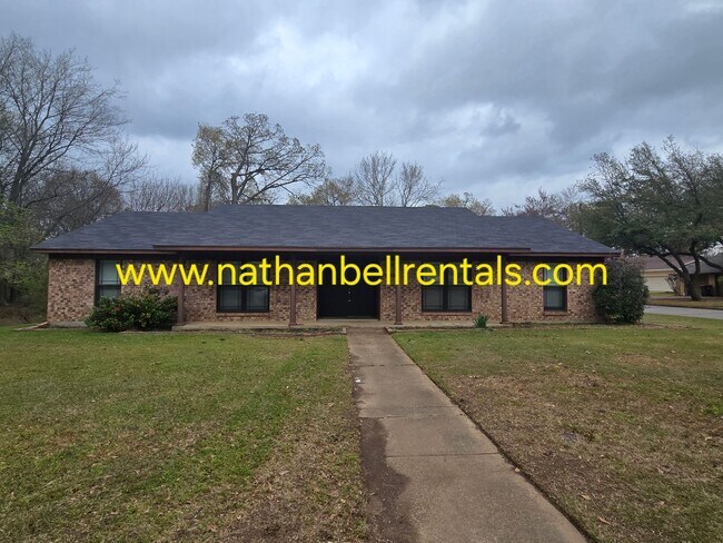 3095 Mahaffey Ln in Paris, TX - Building Photo - Building Photo