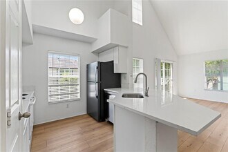 10454 White Lake Ct in Tampa, FL - Building Photo - Building Photo