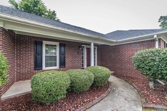 139 Clubhouse Ln in Madison, AL - Building Photo - Building Photo
