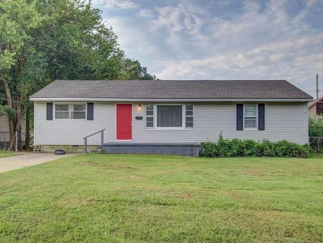 property at 2536 W Easton St