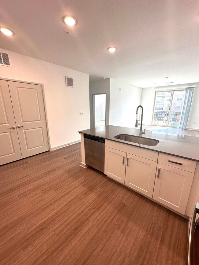 2001 Plateau Vista Blvd in Round Rock, TX - Foto de edificio - Building Photo