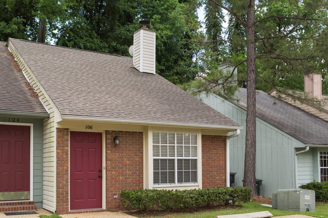 106 S Whetherbine Way in Tallahassee, FL - Building Photo