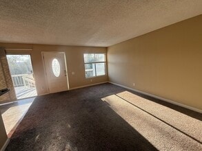 836 Pillar Point Way, Unit 836 in Oceanside, CA - Building Photo - Building Photo