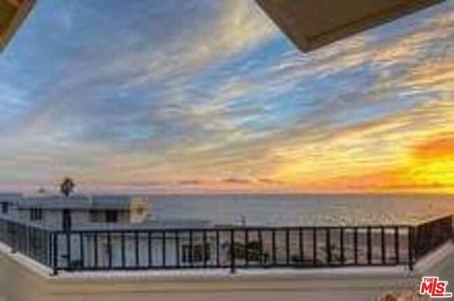 201 Redlands St in Los Angeles, CA - Building Photo - Building Photo