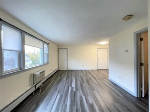 23 Burlington St in Woburn, MA - Foto de edificio - Building Photo
