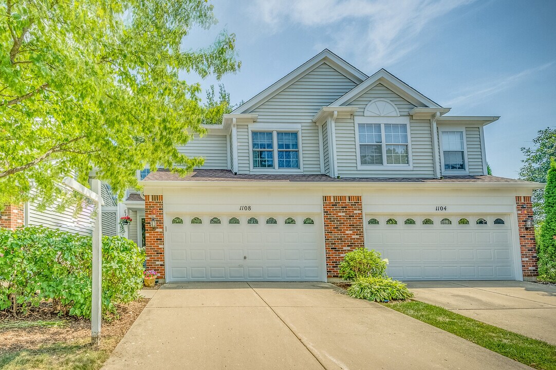 1108 Wickfield Ct in Naperville, IL - Building Photo