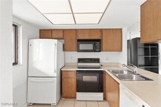 1231 Barrett Rd in North Fort Myers, FL - Building Photo - Building Photo