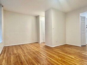 953 Amsterdam Ave in New York, NY - Building Photo - Building Photo