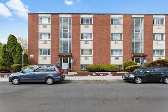 495 Huntington Ave, Unit 20 in Boston, MA - Foto de edificio - Building Photo