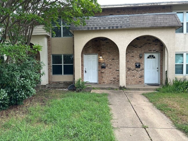 2724 Patricia Ln