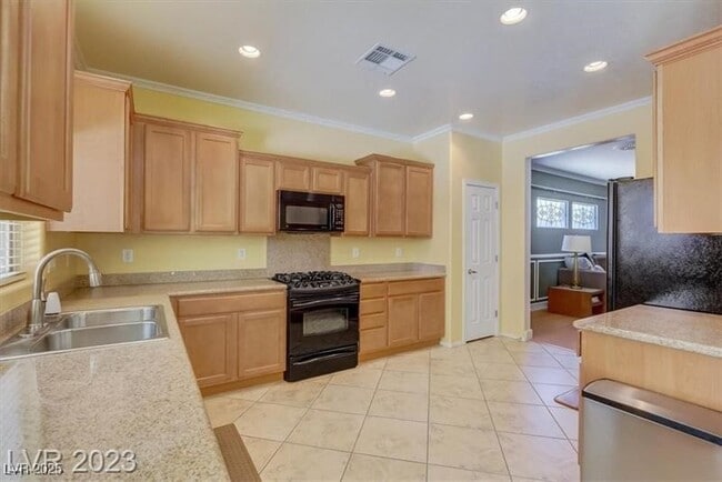 property at 2629 Rue Montpellier Ave