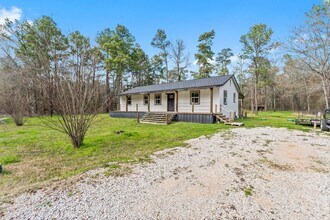 218 Hall Dr S in Montgomery, TX - Building Photo - Building Photo