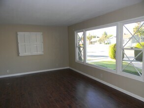1104 E Everett Pl in Orange, CA - Building Photo - Building Photo