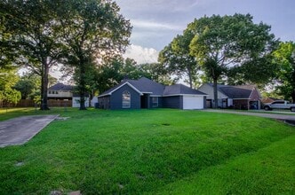 12811 Fisher Dr in Baytown, TX - Building Photo - Building Photo