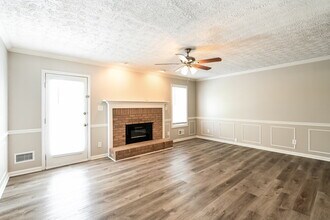 756 Pennybrook Ln in Stone Mountain, GA - Foto de edificio - Building Photo