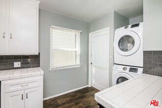2115 Ocean Park Blvd in Santa Monica, CA - Building Photo - Building Photo