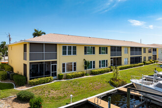 Beach Villa I in Cape Coral, FL - Building Photo - Building Photo