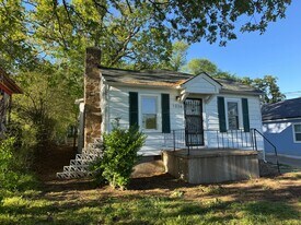1036 Garland Ave in Hot Springs, AR - Building Photo