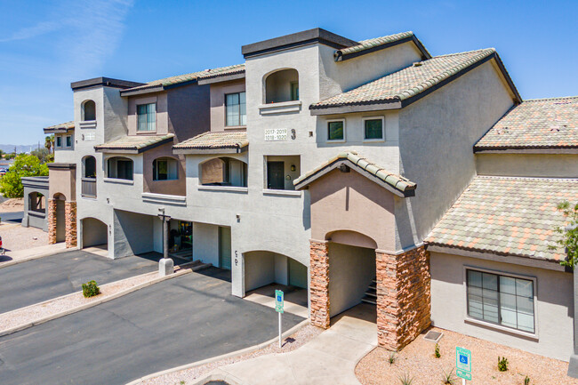 Lazo Apartment Homes in Chandler, AZ - Foto de edificio - Building Photo