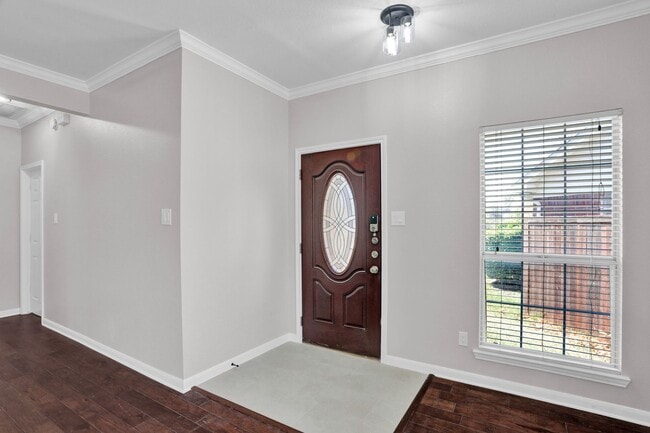 680 Raintree Cir