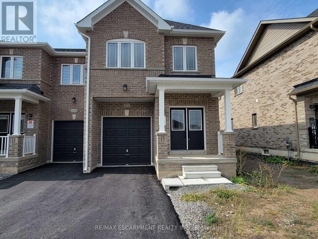 121 Baker St in Thorold, ON - Building Photo - Building Photo