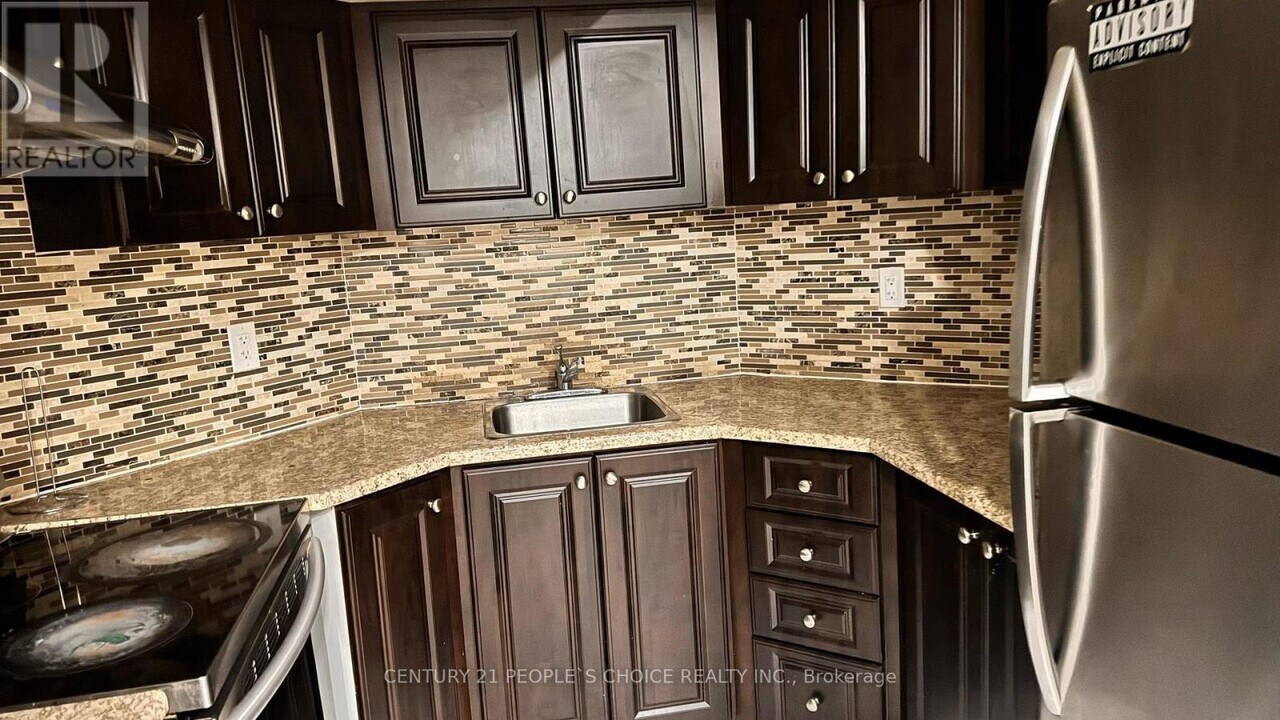 29 Haverty Trail in Brampton, ON - Building Photo