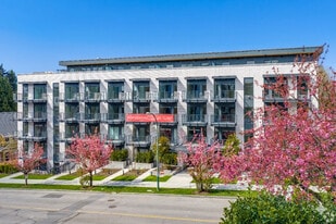 The Dunbar in Vancouver, BC - Building Photo