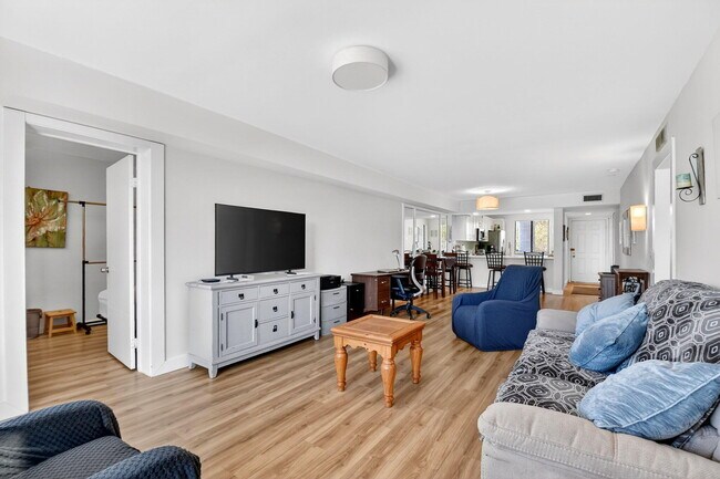 2701 Village Blvd in West Palm Beach, FL - Building Photo - Building Photo