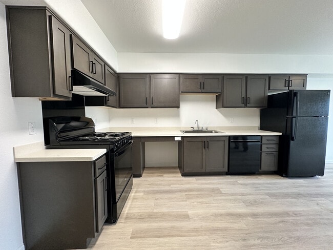 River Walk Terrace in Paso Robles, CA - Building Photo - Building Photo