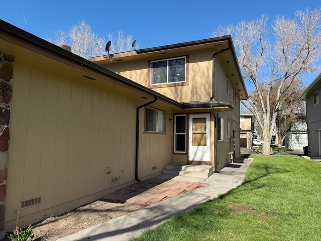 property at 641 Oakwood Dr