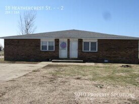 18 Heathercrest St in Sikeston, MO - Building Photo