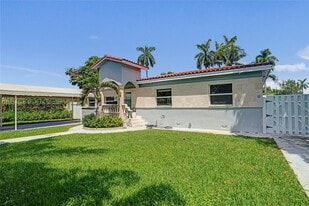 221 NW 145th St in Miami, FL - Building Photo