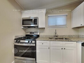 2996 Horse Shoe Dr in Atlanta, GA - Foto de edificio - Building Photo