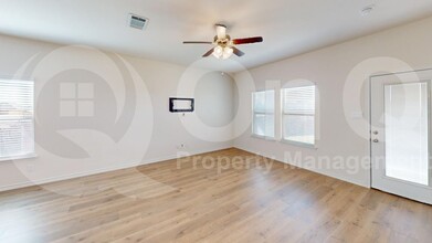 617 Summit Pass Ln in Princeton, TX - Building Photo - Building Photo