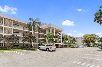 2800 N Palm Aire Dr in Pompano Beach, FL - Building Photo - Building Photo