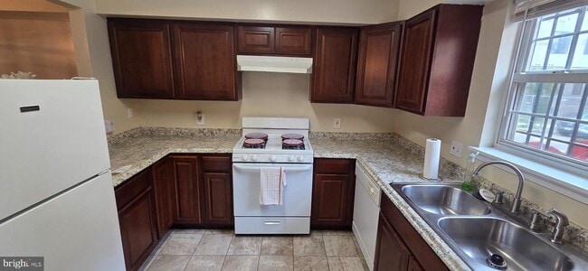 2100 Young St SE in Washington, DC - Building Photo - Building Photo