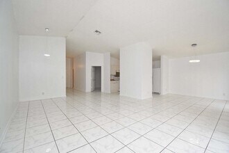 1456 Waterway Cove Dr in Wellington, FL - Building Photo - Building Photo