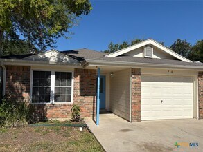 758 Briarbend Dr in New Braunfels, TX - Building Photo - Building Photo