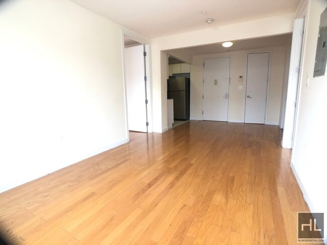 METROPOLITAN AVENUE in Brooklyn, NY - Building Photo - Building Photo