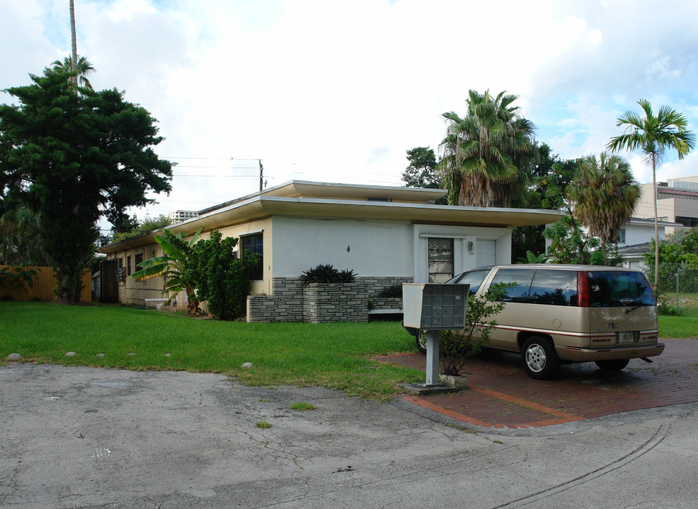 1540 NE 111th St in Miami, FL - Building Photo