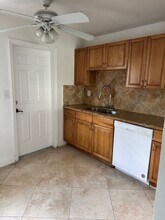 1050 SW 30th St in Fort Lauderdale, FL - Building Photo - Building Photo