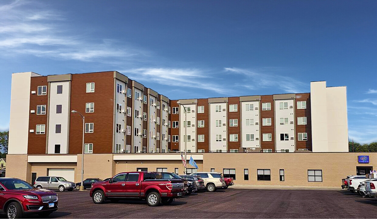 Generations on 1st in Watertown, SD - Building Photo