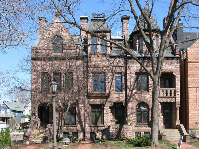 Holly Row in St. Paul, MN - Foto de edificio - Building Photo