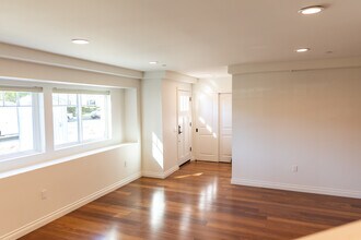 5906 Murietta Ave, Unit 1 in Van Nuys, CA - Foto de edificio - Building Photo