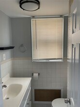 527 W Market St in Long Beach, NY - Building Photo - Building Photo