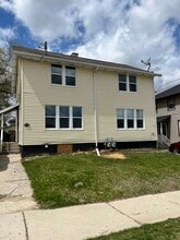 1210 S 17th St, Unit 1210 in Manitowoc, WI - Building Photo - Building Photo