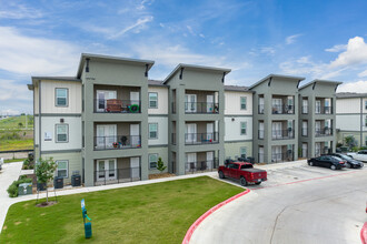 Reserve at San Marcos in San Marcos, TX - Foto de edificio - Building Photo